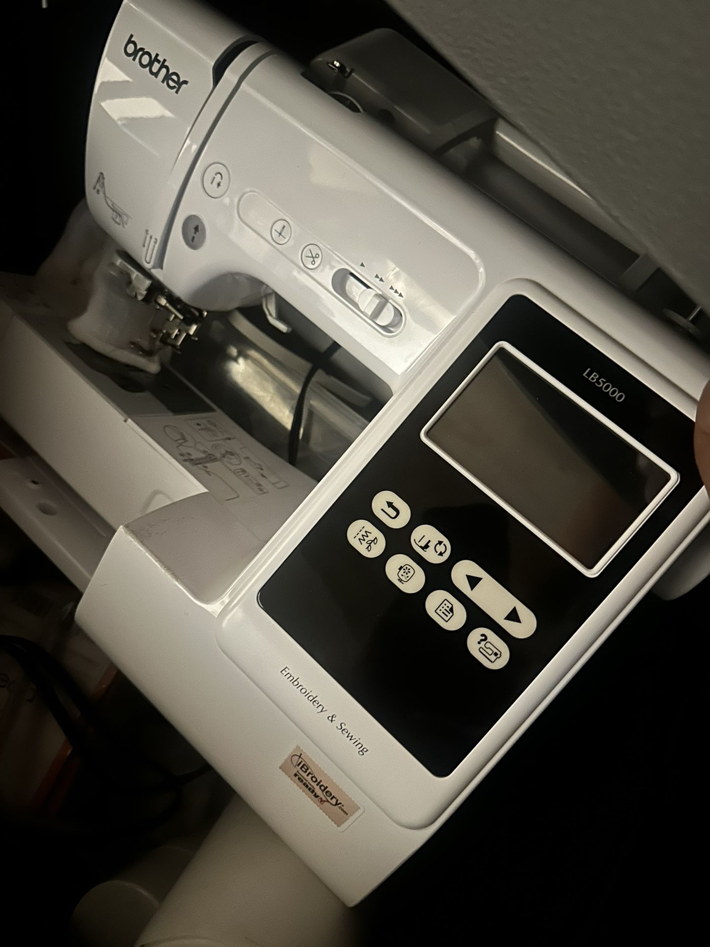 Brothers LB5000 Embroidery Machine 