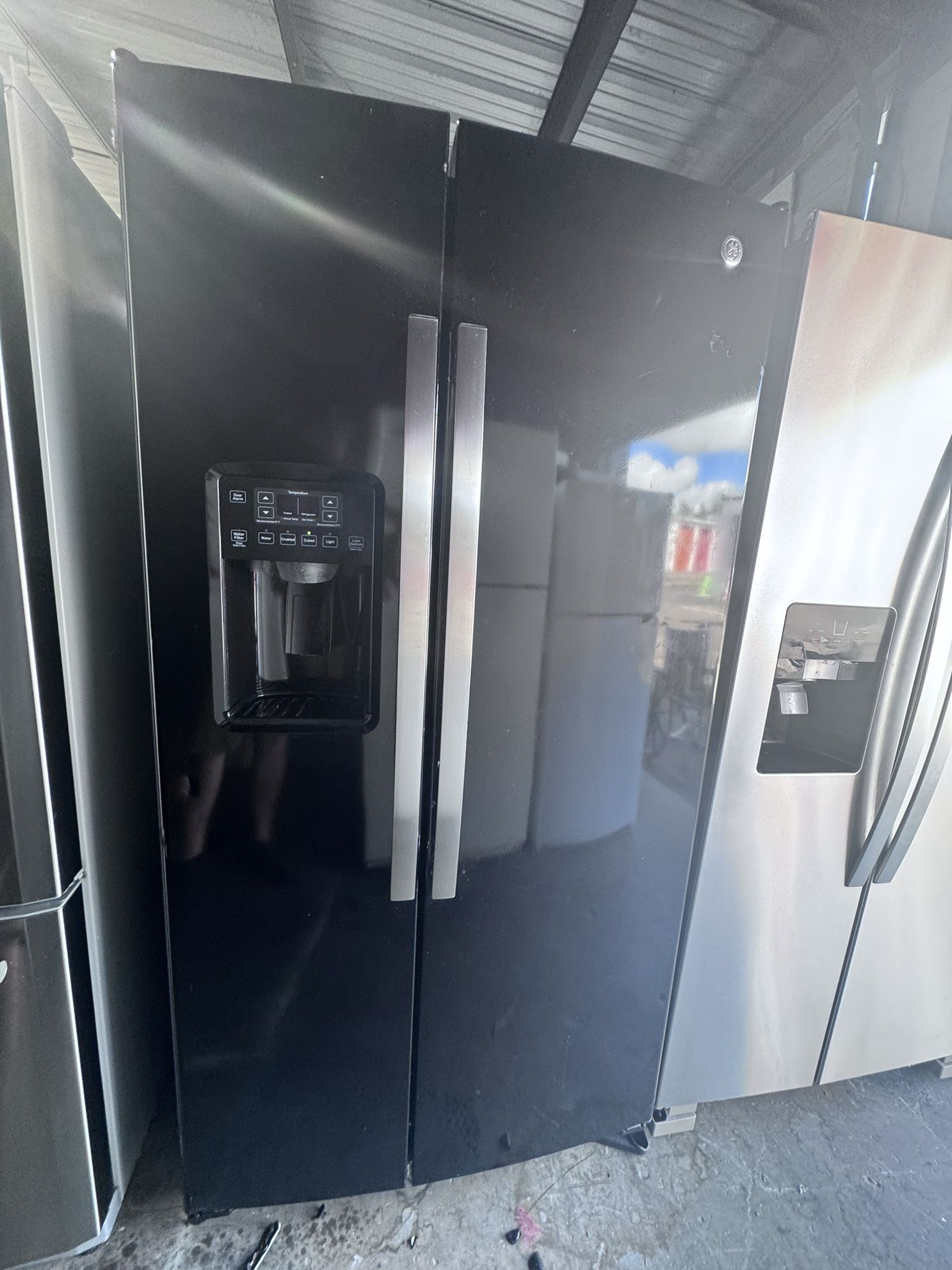 Ge Refrigerator 36"width Black