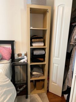 Free IKEA shelf/bookcase. Perfect condition!