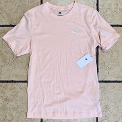 NWT Nike T-shirt 