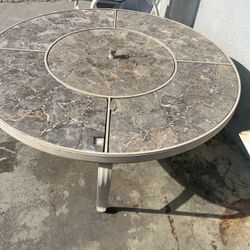Round Table