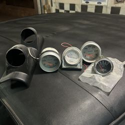 Hotrod Or Project Gauges  ! 