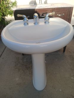 Pedestal Sink With Faucet