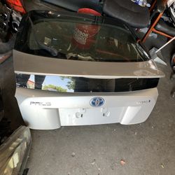 2016-2018 Toyota Prius Hybrid Tailgate 