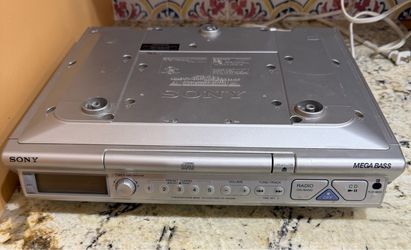 Sony Mega Bass Under-Cabinet CD Clock Radio
