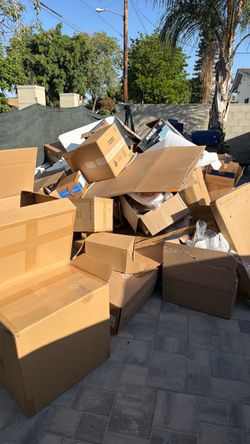 FREE CARDBOARD – RECYCLING ONLY