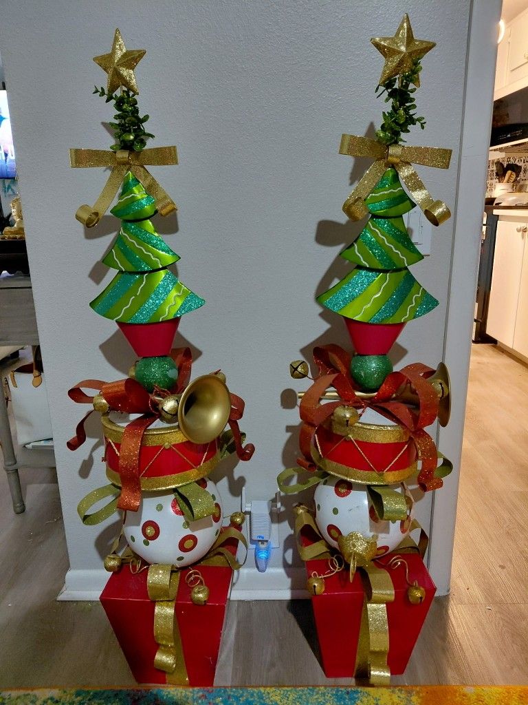 Pair Of Metal Gift Present Tree Christmas Topiary Atle Decor 