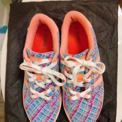 Tennis Shoes 5.5