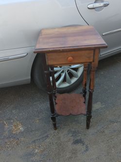 Accent table