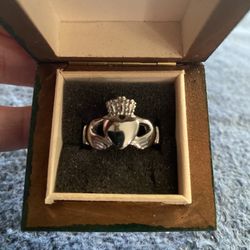 IRISH CLADDAH RING 