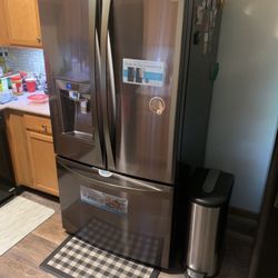 Kenmore bottom freezer refrigerator 