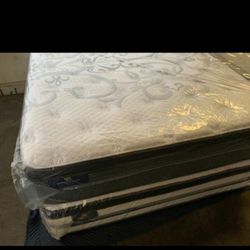 Queen size new thick pillow tpp bed 