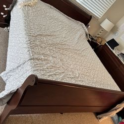 Cal-kingTempur-pedic mattress And Bed Set