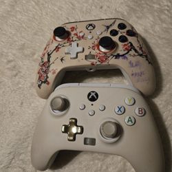 Two Wired Xbox Controllers Work Well No Cables