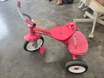 Toddler Radio Flyer Red Rider Trike, Ages 2.5-5, Adjustable Seat, Steel Construction