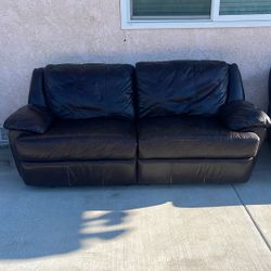 Matching Leather Couches RECLINING