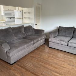 Comfy Clean Couch And Loveseat - Can Deliver🛻