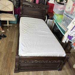 Vintage Twin Size Bed
