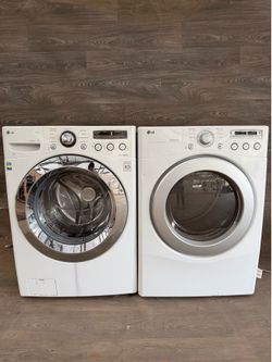 LG washer and dryer laundry set