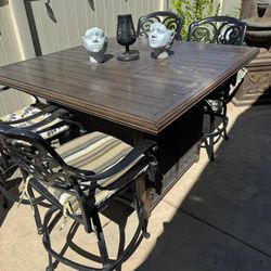 Paradise Trail Outdoor Bar Table