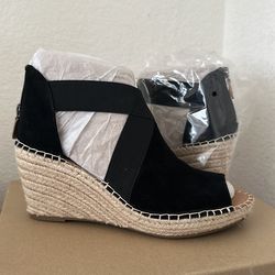 Gente Souls black Wedges Size 8 NEW