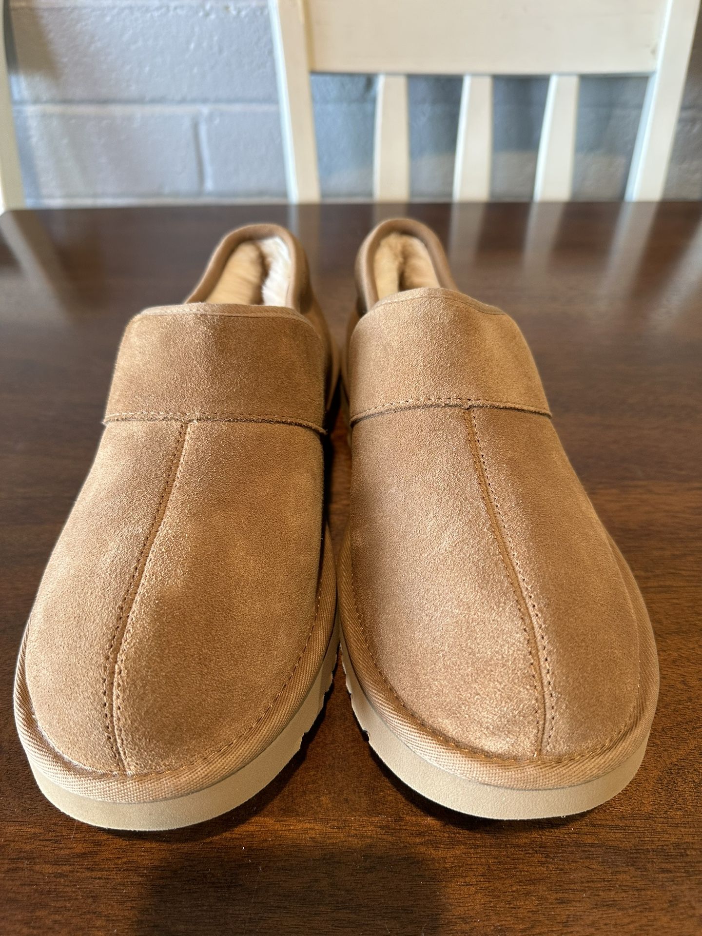 UGG Leisure Outdoor Slipper Mens Size 11 New for Sale in Phoenix 