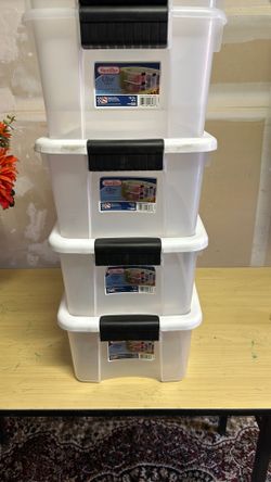 5 containers Sterilite