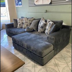 Grey Oversized Comfortable Sectional ‼️take It Home With $39 Easy Approval ‼️
