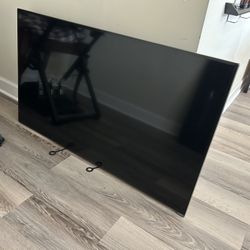 Vizio 50” TV With Wall Mount 4K