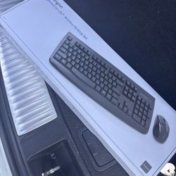 Brand New Keyboard And Wireless Mouse 