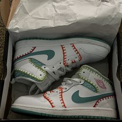 Jordan 1 Mid SE