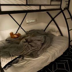 METAL BUNK BED- TWIN & FULL