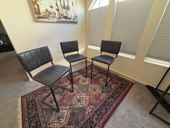 Bar stools / island chairs