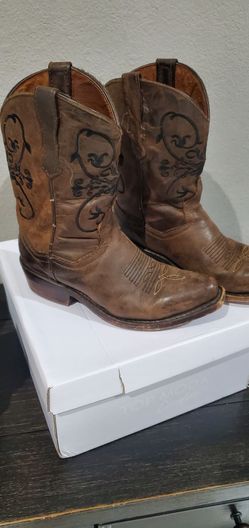 Brown Leather Cowboy Boots with Embroidery