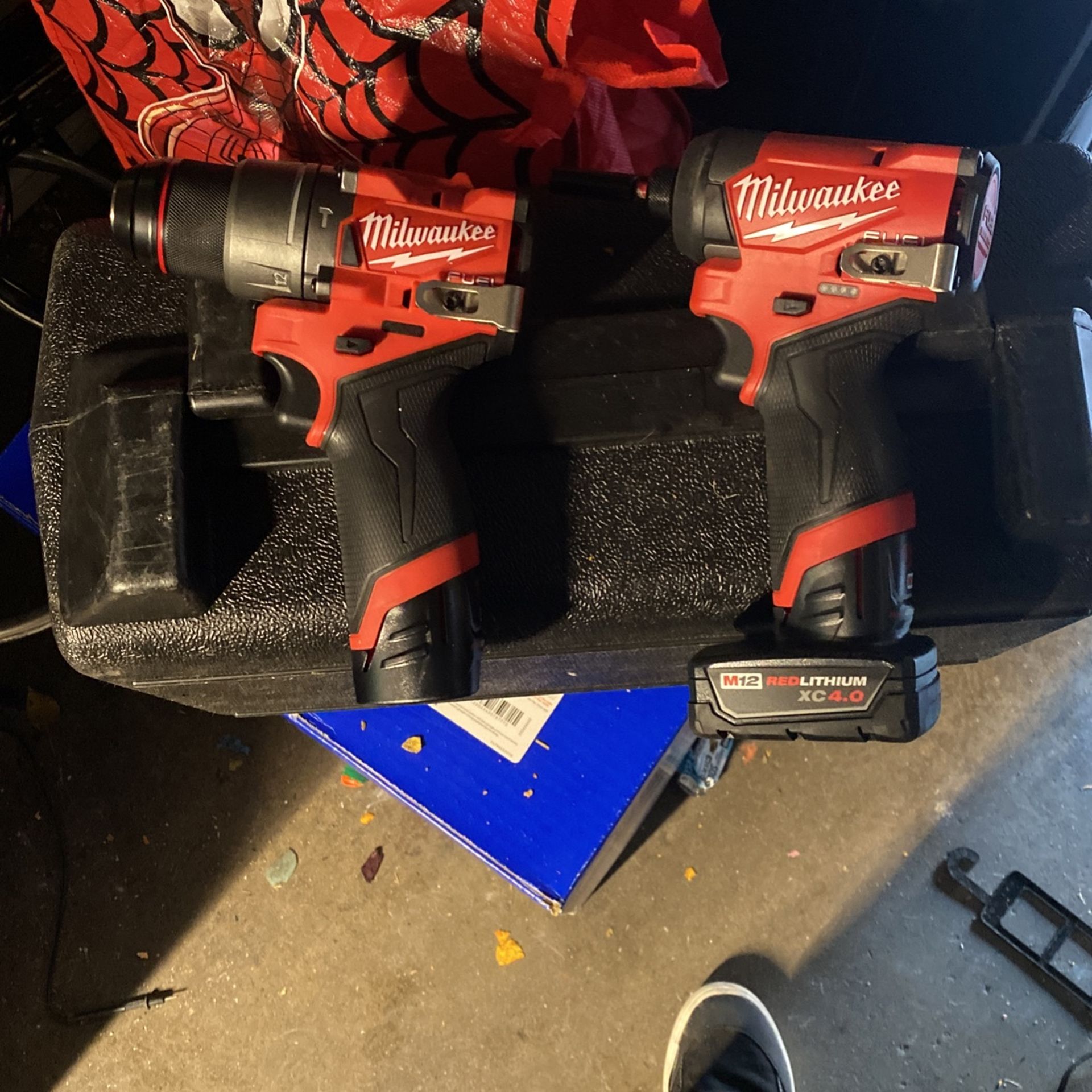 Milwaukee Fuel Hammer Driver And Impact Driver W/batteries