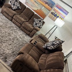 * Like New * Ashley Furniture 2pc Modular recliner sofa & love seat ( Free Delivery )