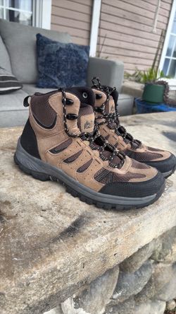 Denali hiking boots 8.5