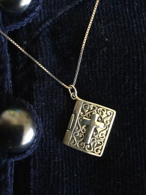 Beautiful Sterling Silver BIBLE Pendant / Silver Necklace 💖📖 Book Opens