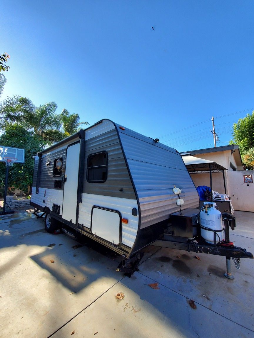 Custom Travel Trailer gully loaded self sustained solar lithium batter