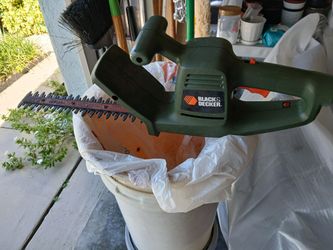 13 " Black & Decker Hedge Trimmer