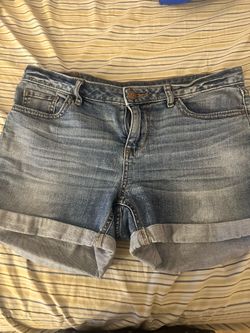 They are in good condition size 6