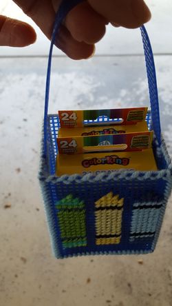 Needle point crayon carrier