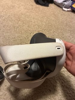 Meta Quest 2 VR Headset