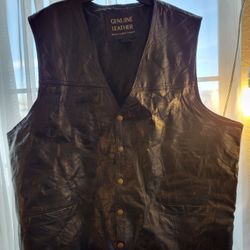 UP FOR SALE IS A BEAUTIFUL NAVARRE MENS 3XL LEATHER VEST

GALLERY PHOTOS ABOVE!

Asking - $35
   