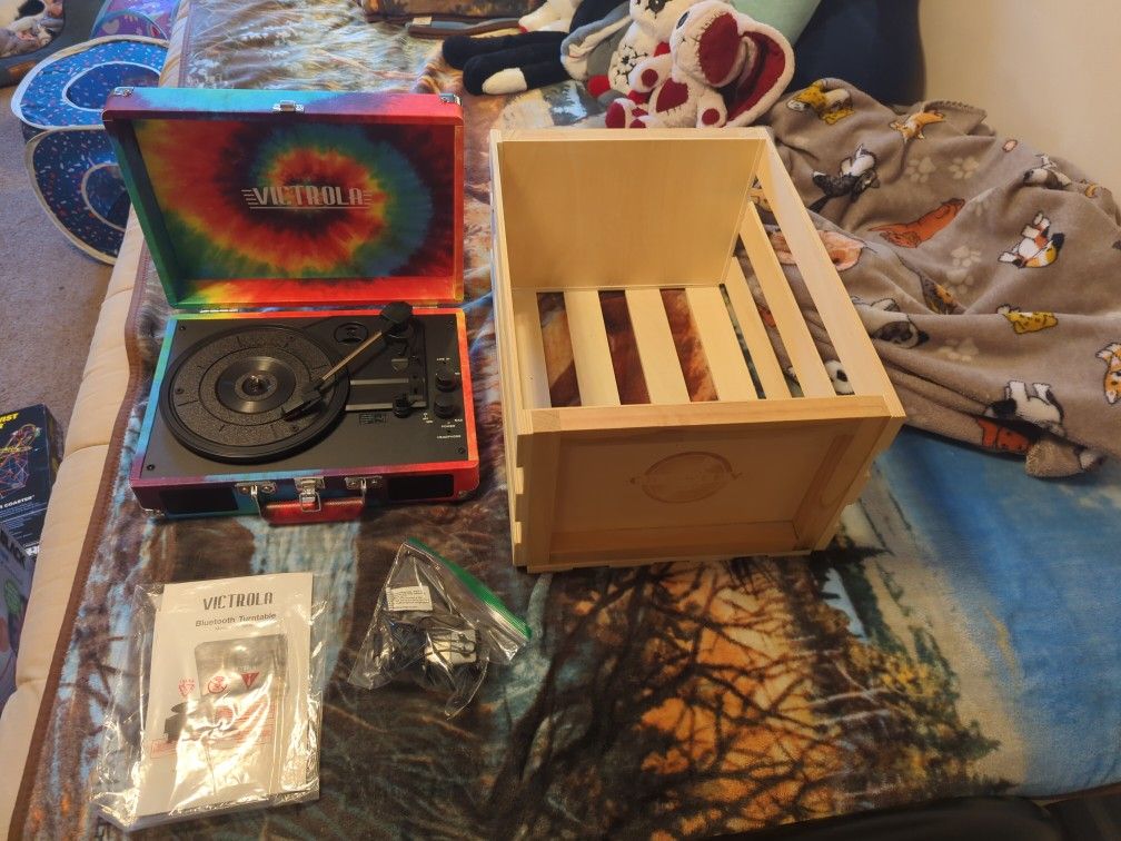 Brand New Victrola Bluetooth Turntable Tie-dye With Crosley Record Crate