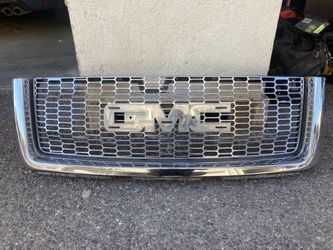 06-13 Gmc Grill