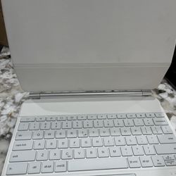 Magnetic Floating Keyboard Case For Ipad