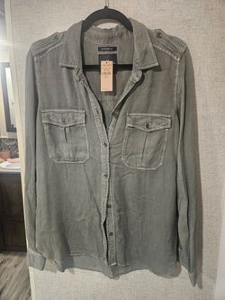 New women's American Eagle Boyfriend Fit Button-Up Shirt
