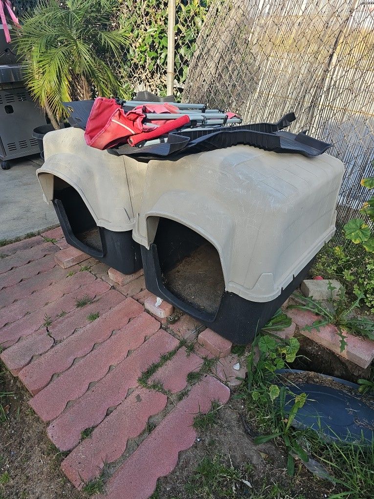 XL DOG HOUSE