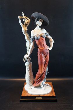Giuseppe Armani Porcelain Figurine FASCINATION 192/C LE 1289/5000 with box